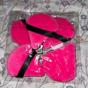 BRAND NEWW POWDER PUFFS